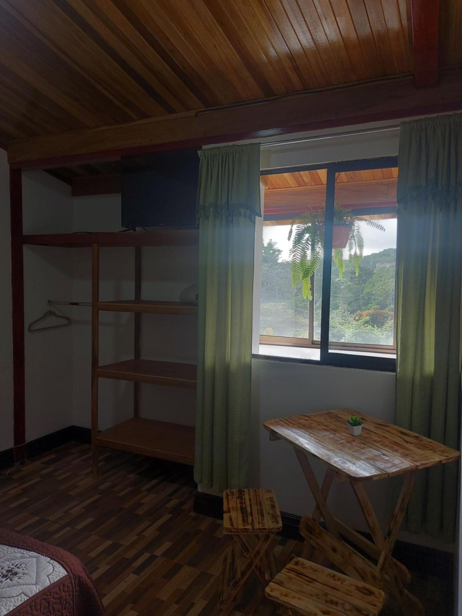 Alisson Hotel Y Restaurant Monteverde 外观 照片